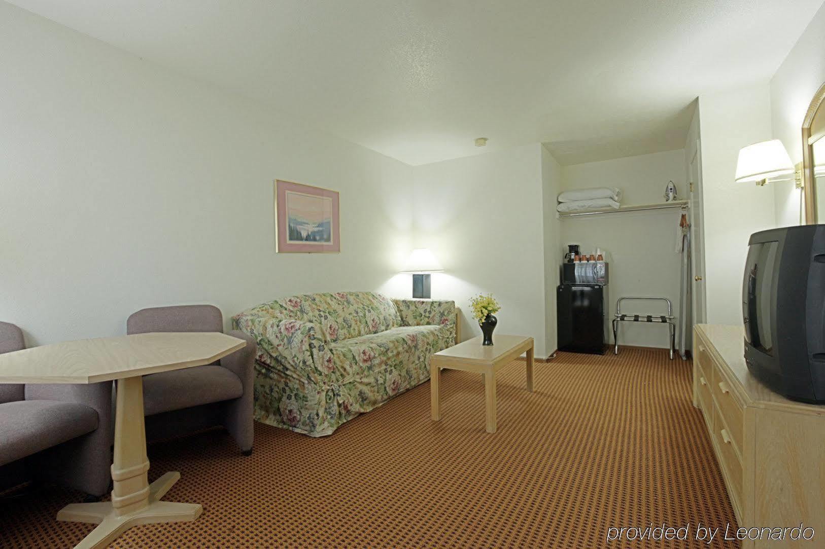 Americas Best Value And Clearlake